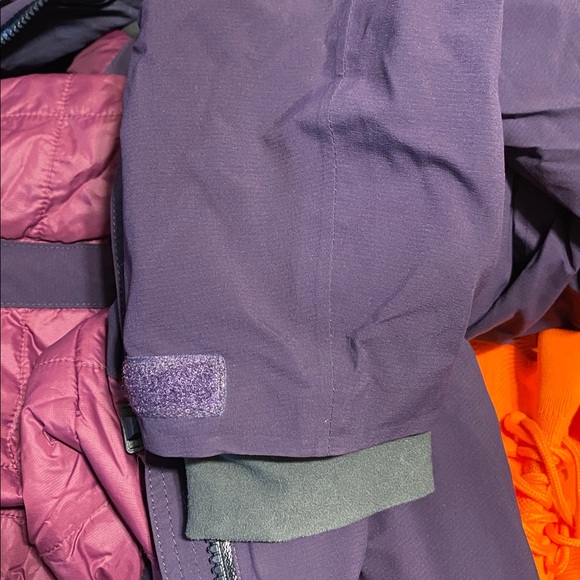 L.L. Bean Women's Purple Ski Jacket - Picture 8 of 8